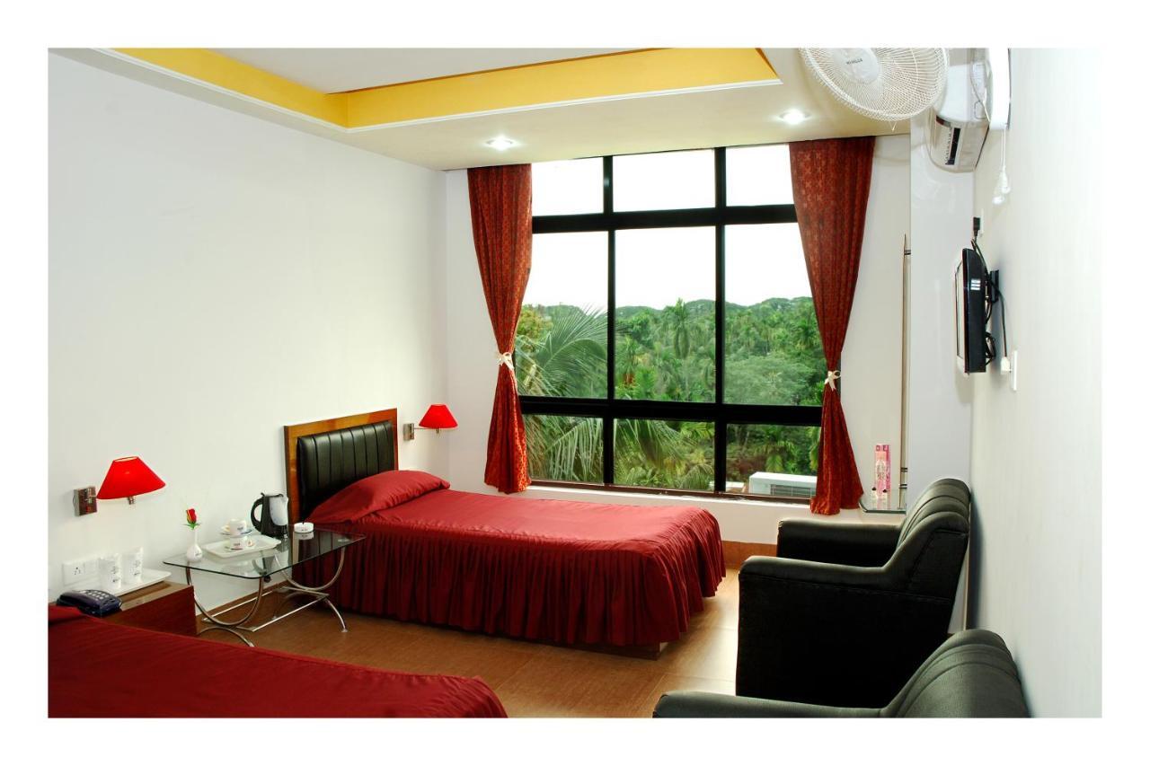 Hotel Dooars Mountain Alipur Duar Esterno foto