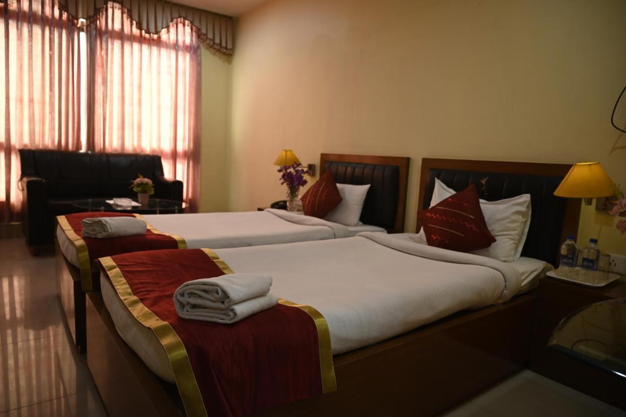 Hotel Dooars Mountain Alipur Duar Esterno foto