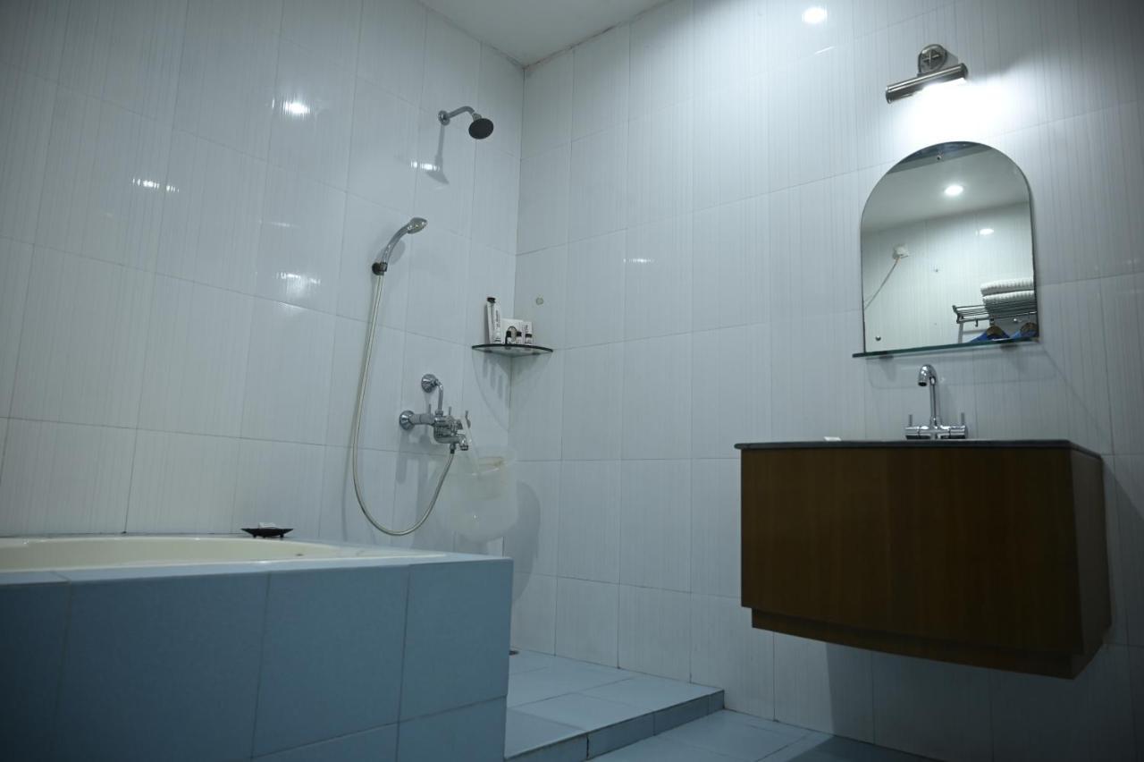 Hotel Dooars Mountain Alipur Duar Esterno foto