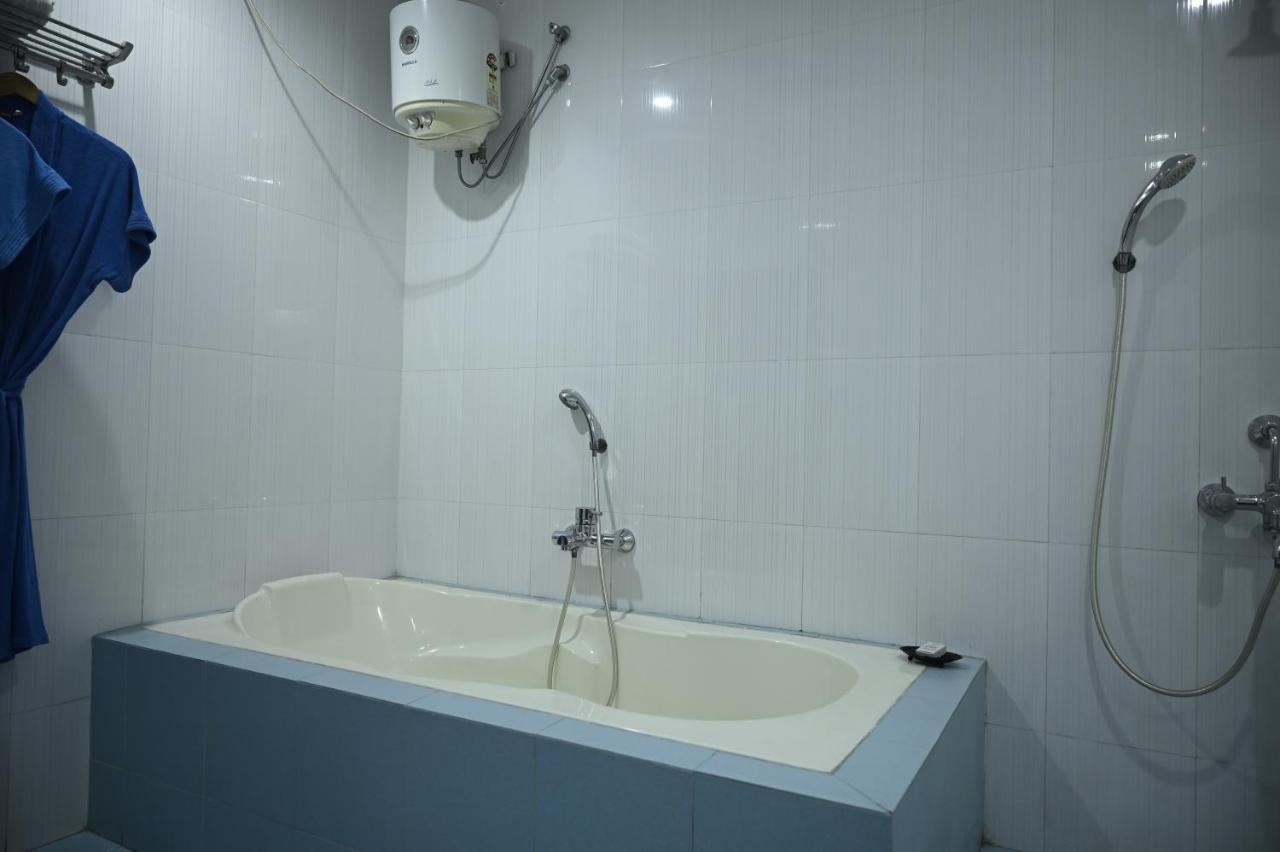 Hotel Dooars Mountain Alipur Duar Esterno foto